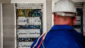 工廠,電子廠,煉油廠,化工廠,員工,勞工（示意圖／翻攝自Pixabay）