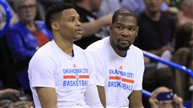 ▲杜蘭特（Kevin Durant）和威斯布魯克（Russell Westbrook）。（圖／美聯社／達志影像）