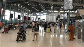 曼谷蘇凡納布機場不再冷清泰國疫情指揮中心17日宣布，7月起入境泰國的外籍旅客不再需要申請Thailand Pass。圖為恢復繁忙的曼谷蘇凡納布機場。中央社記者呂欣憓曼谷攝  111年6月17日
