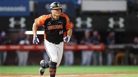 高國慶刷新林仲秋史上最老單場4安紀錄（2）中華職棒統一獅隊老將高國慶（圖）26日在與樂天桃猿隊的比賽，以43歲又263天年紀，刷新林仲秋中職最老單場4安猛打賞紀錄。中央社記者張新偉攝  111年6月26日