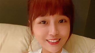 丟丟妹直播突脫衣　6千萬臥室全公開