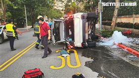 信義區忠孝東路五段婦人自撞消防栓 圖／記者李依璇翻攝