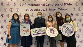台灣女醫師協會爭取國際女醫師協會世界大會首次在台灣舉行（左3為長庚醫院王瑞慧董事長）。（圖／長庚醫院提供）