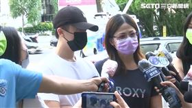 台中瑪莎案，宋姓男大生與母親到台中地院開庭。（圖／翻攝畫面）