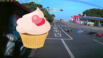 鶯歌無照婦鬼切撞騎士　傻眼畫面曝光