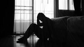 男子車禍後無法工作，絕望輕生。（示意圖／pixabay）