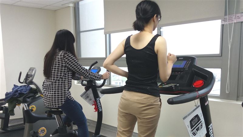 妙齡女運動後嘔吐無力　竟橫紋肌溶解