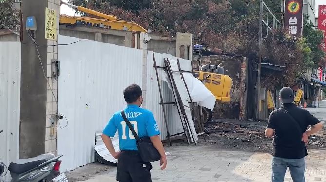 正義輪胎行成廢墟　陳父悲看夷為平地