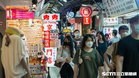 西門町人潮/人群(記者陳弋攝影)