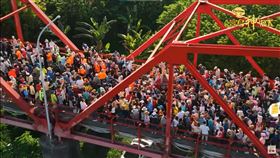 ▲大甲媽過西螺大橋空拍視角。（圖／寶島神很大）