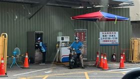 加油站,機車,臨時(翻攝自 爆廢公社)