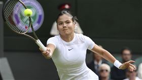 ▲拉杜卡努（Emma Raducanu）在溫網第二輪就遭到對手淘汰出局。（圖／美聯社／達志影像）