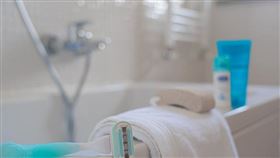 洗澡時最好不要刮鬍子。 （示意圖／翻攝自pixabay）