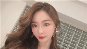 成語蕎曬出火辣自拍照。（圖／翻攝自成語蕎IG）