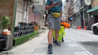 少年「揹阿嬤」環島圓夢　孝心感動人