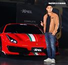 林志穎開跑車出場代言。（記者邱榮吉/攝影）