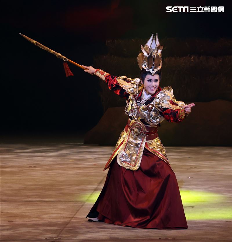 明華園總團「東海鍾離」由孫翠鳳率團彩排。（記者邱榮吉/攝影）