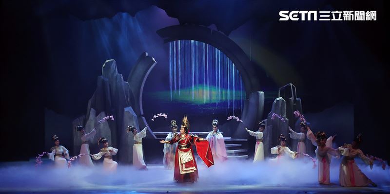 明華園總團「東海鍾離」由孫翠鳳率團彩排。（記者邱榮吉/攝影）