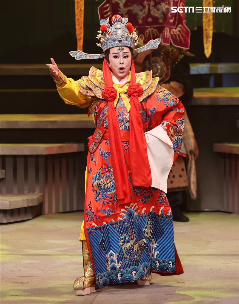 明華園總團「東海鍾離」由孫翠鳳率團彩排。（記者邱榮吉/攝影）