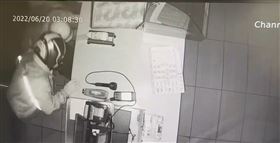 保險箱大盜，戴嫌，餐飲連鎖店家，台中，作案只花1分鐘(圖／翻攝畫面)