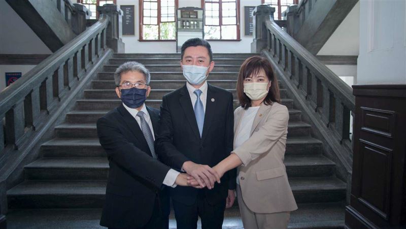 沈慧虹將辭！林智堅親手送上「這個」