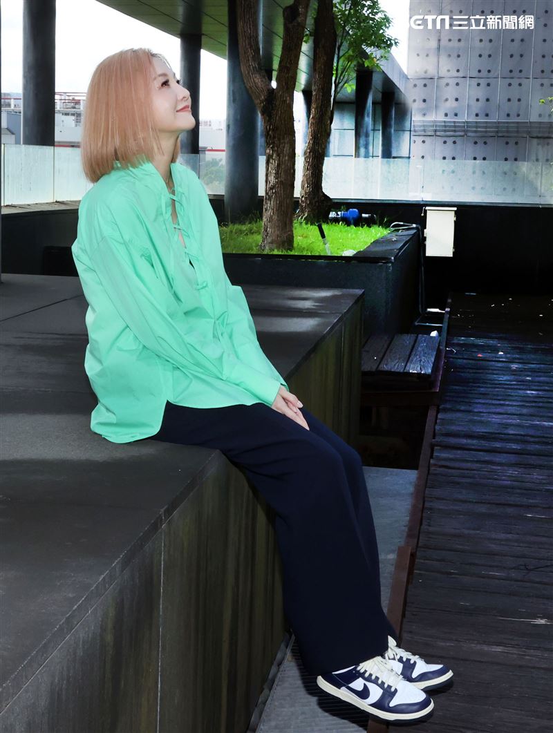 女模花花三立新聞網專訪。（記者邱榮吉/攝影）