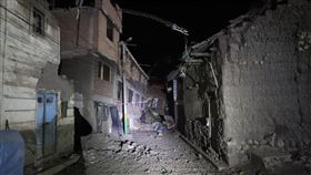 ▲秘魯突山崩「150棟民宅」滅頂！民眾倉皇逃難畫面曝光（圖／翻攝自秘魯國防部推特）
https://twitter.com/MindefPeru