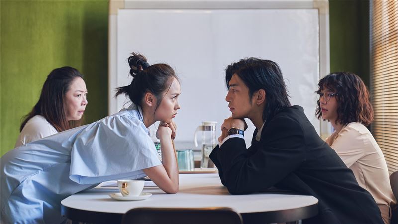 野狗慘遭綁嘴　偶像女星虐狗影片流出