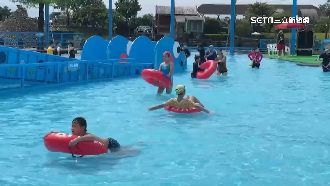 東部景點夯　童玩節車潮排1.5km