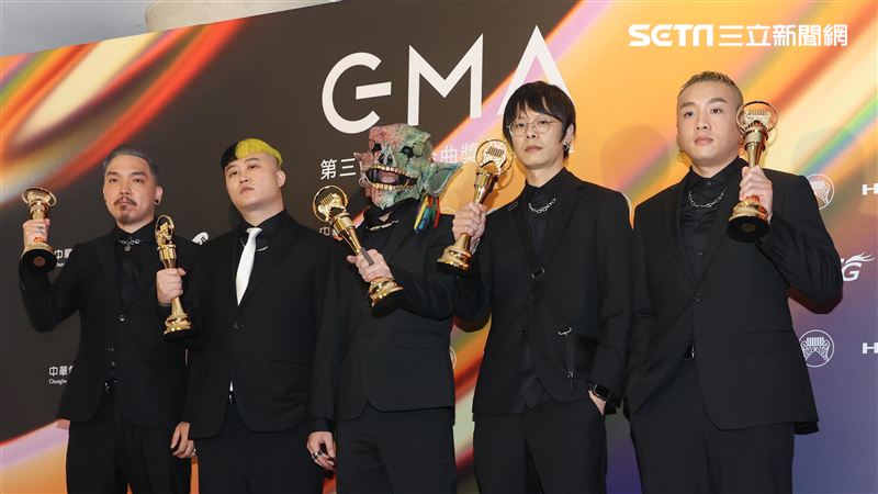 陳芳語摃龜沒關係　男友奪金曲樂團獎