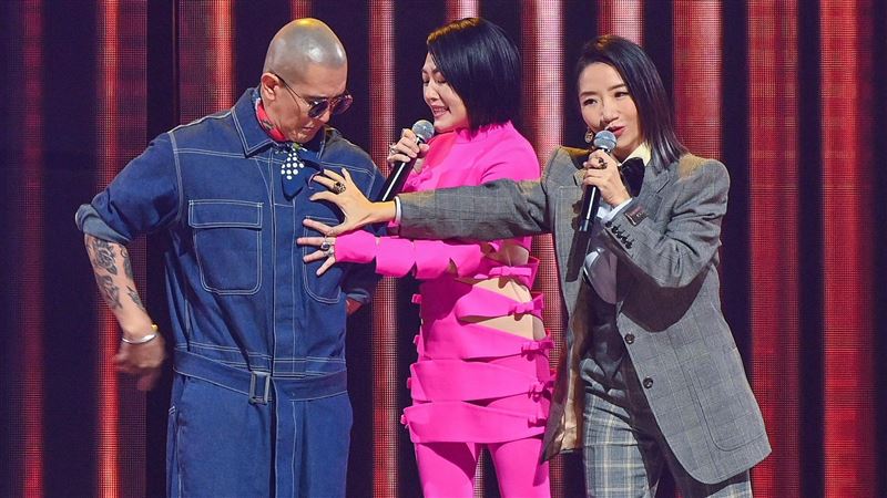 具俊曄登金曲獎　小粉紅心碎：自嗨