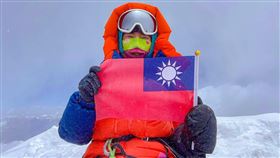 曾格爾目標30歲前完成14座8千公尺頂峰。（圖／翻攝自曾格爾臉書）