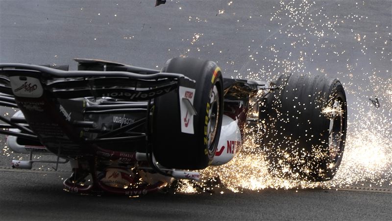 F1嚴重車禍　中國車手被撞飛摔場外