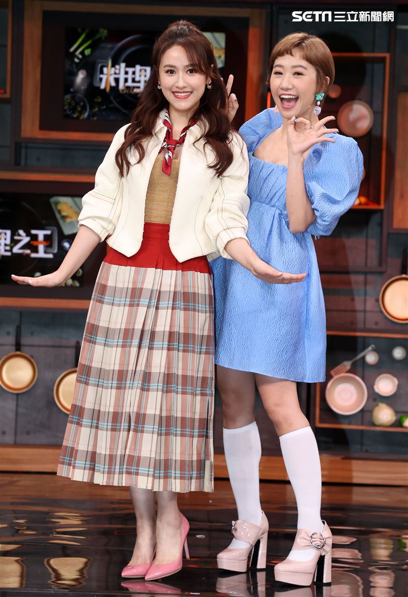 Sandy吳姍儒、LuLu黃路梓茵推翻不合傳言攜手同台「料理之王3」。（記者邱榮吉/攝影）