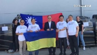 謝台灣人捐物資！烏兒童醫院回贈T恤