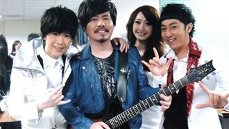 獨／曝與朱俐靜合照　黃國倫吐大遺憾