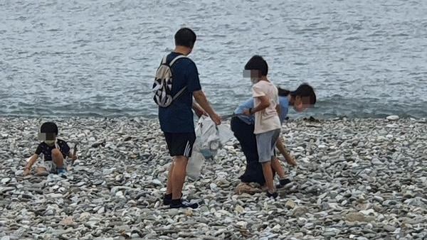 一家4口海邊暖舉曝光　本尊回應網讚