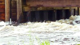 洩洪，暴漲，河水，溪水（示意圖／翻攝自pixabay）