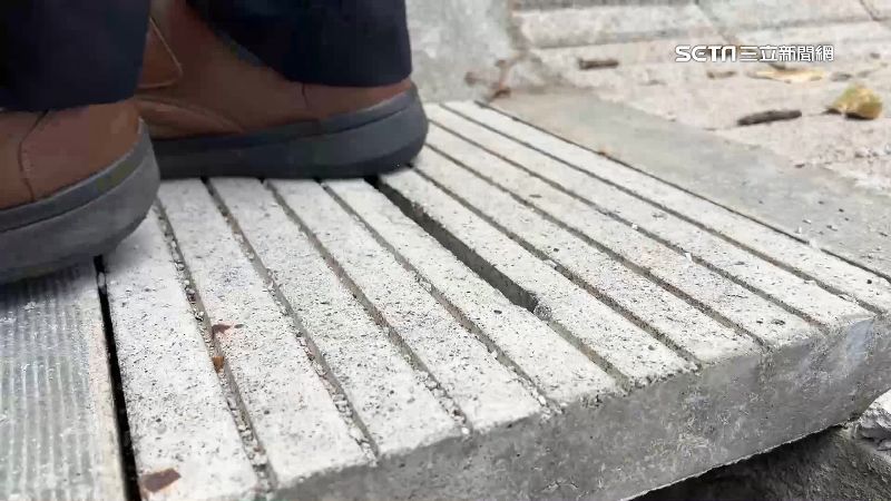 豆腐渣工程？人行道水溝蓋一踩就破
