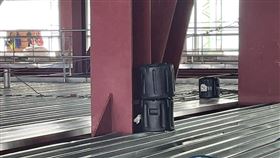 工地,神秘,傳說,樑柱,黑色桶子https://www.facebook.com/558814734296539/photos/a.565136256997720/2181821895329140/