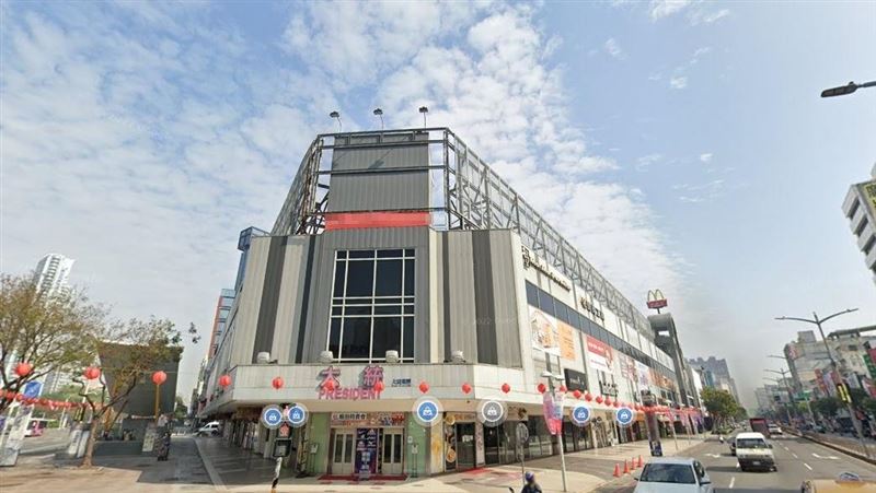 買鏡子遭店員冷笑　讓他成就百貨霸業