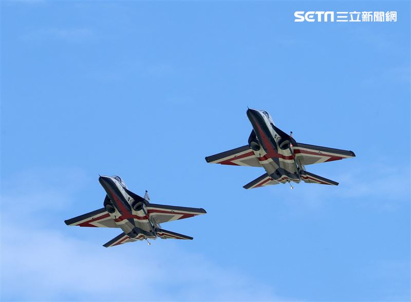 勇鷹高教機測試、接機任務及換(擴)訓任務，中科院及漢翔公司執行各式新型武器及裝備研發、測試等任務。（記者邱榮吉/攝影）