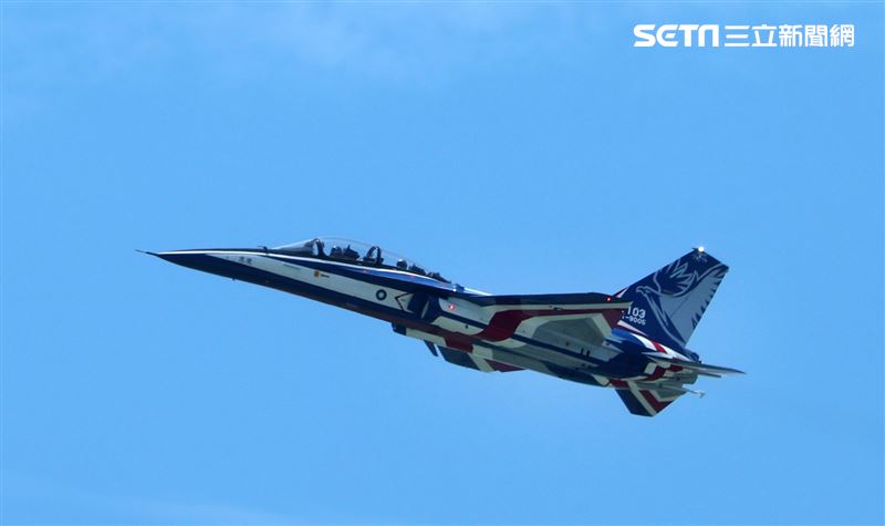 勇鷹高教機測試、接機任務及換(擴)訓任務，中科院及漢翔公司執行各式新型武器及裝備研發、測試等任務。（記者邱榮吉/攝影）