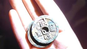 宋朝古幣出土。（圖／翻攝自都市快報微博）