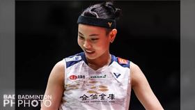 揮拍落空後，戴資穎忍不住笑了出來。（圖／Badminton Photo提供）