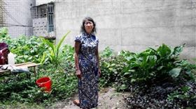 母親承受不了喪女打擊　他「男扮女裝21年」微博