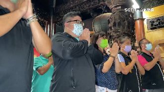 蔡易餘車禍受驚嚇　跑廟感謝眾神保佑