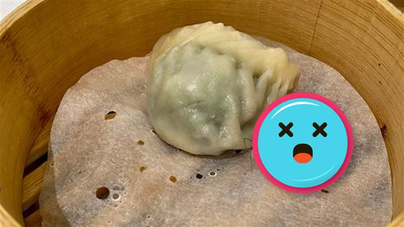 吃蒸餃驚見蟑螂可求多少權益？網戰翻