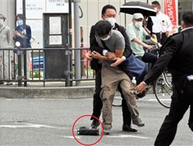 新／安倍中彈！日警公布槍枝：霰彈槍（圖／翻攝自推特）