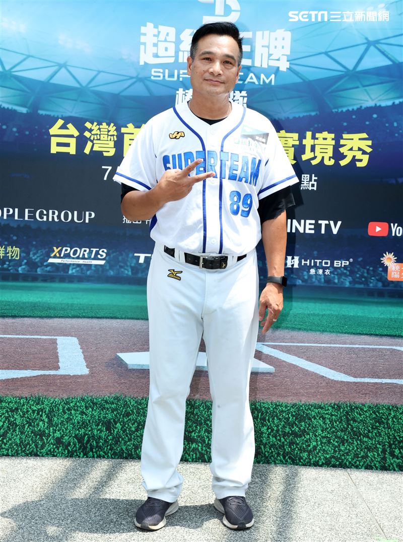 黃忠義擔任實境秀「超級王牌棒球隊」總教練。（記者邱榮吉/攝影）